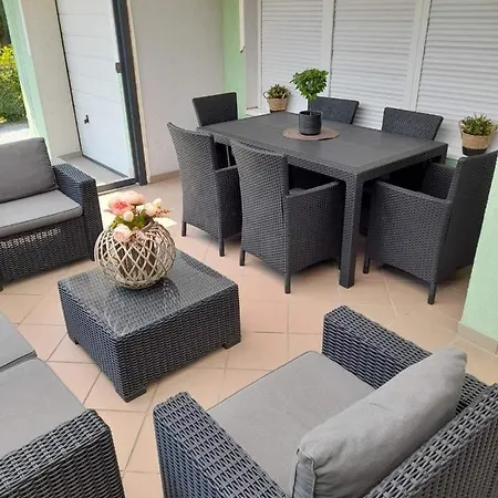 Melania Vonyarcvashegy