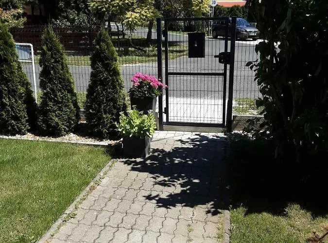 Melania * פוניארצוושהג'